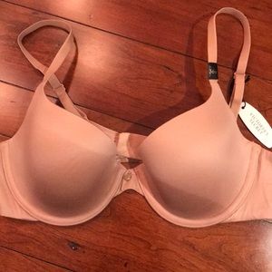 New Victoria’s Secret Lined Demi Bra